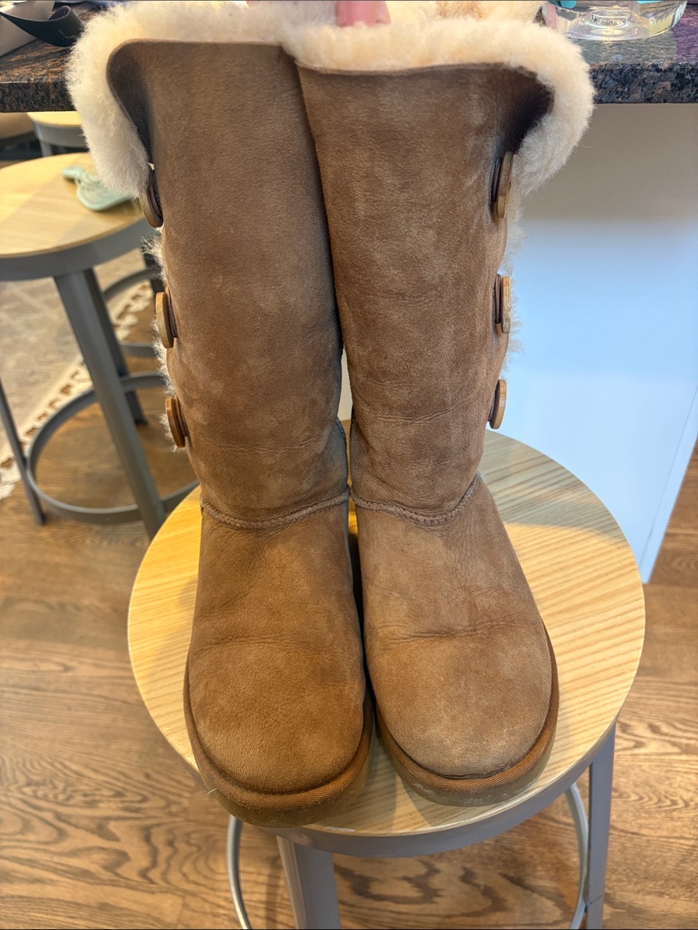 UGG Tall Chestnut Bailey Button - Picture 3 of 5